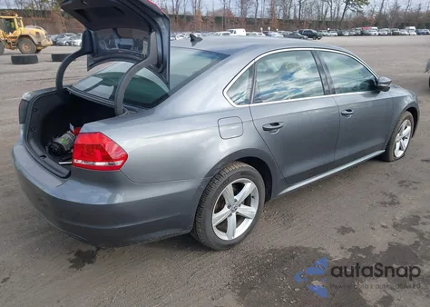 2013 Volkswagen Passat 2.0L Tdi Se z USA, uszkodzony, nr VIN 1VWBN7A33DC018408
